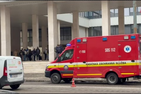 [multi] STU požiar 322