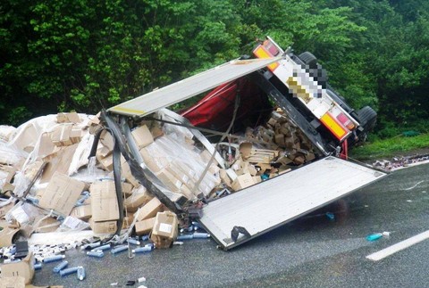 Nehoda poľského kamióna, drogéria