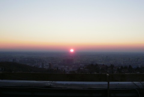 vychádzajúce Slnko nad Bratislavou 3