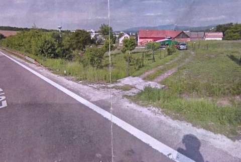 [multi] Jozefovi pred dom osadili zvodidlá, denne ich musí preliezať. Slovenská správa ciest má na to ale vysvetlenie 6630