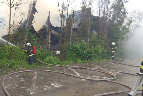 Rozsiahly požiar v Bratislave neďaleko obchodného centra