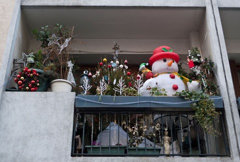 Vyzdobený balkón, Vianoce