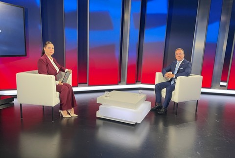Politika 24 - Erik Tomáš