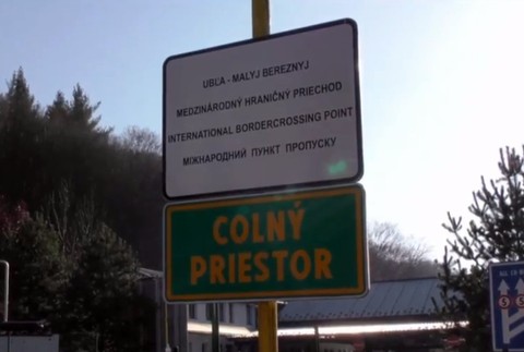 Gumený obušok dostal Slováka na policajné oddelenie. Ukrajinského policajta chcel podplatiť 10 eurami