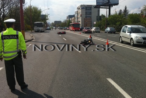 V Bratislave havarovali motorkári