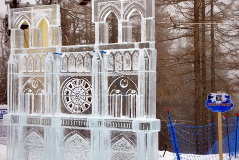 Ľadové sochy v Tatrách Notre Dame