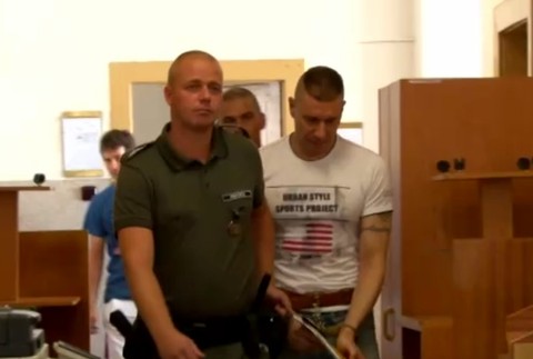 Učiteľ z Prievidze mal zneužívať 13-ročnú žiačku. Z väzenia mal plánovať znásilnenie prokurátorových detí