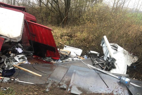 FOTO: Tragická nehoda pri Dunajskej Strede. Cestu uzavreli