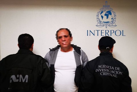 Nechal sa vyhlásiť za mŕtveho kvôli zatykaču. Polícia v spolupráci s Interpolom ho našla až v Mexiku 
