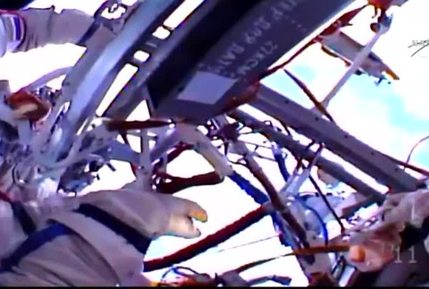 Kozmonauti našli uterák pri upratovaní