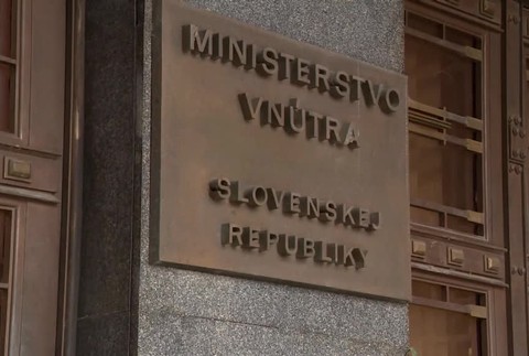 Mestskí policajti sa cítia diskriminovaní. Po odslúžení nemajú rovnaké výhody ako ich kolegovia v zelených uniformách