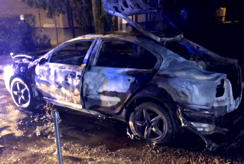 Hrôza na sídlisku: Mladík po výbuchu v aute začal horieť zaživa 