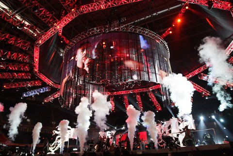 Michael Forever spomienkový koncert, sála