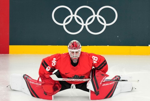 Kanadský brankár Logan Thompson