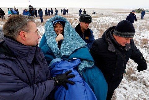 Kozmonauti Rus Maxim Surajev, Američan Reid Wiseman a Nemec Alexander Gerst sa vrátili z ISS 3