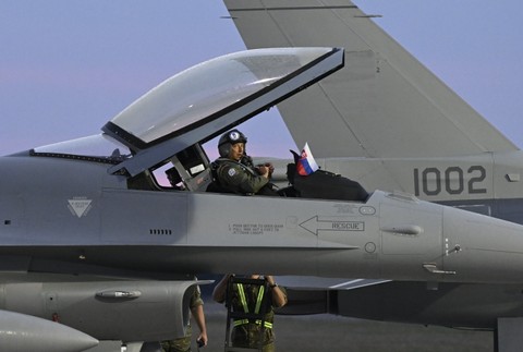 Ceremoniál pri príležitosti príletu dvoch slovenských stíhačiek F-16