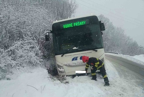 Situácia na cestách po rozsiahlom snežení
