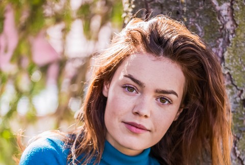 Mary Bartalos počas nakrúcania Trhliny