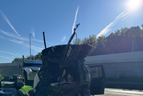 Autobus vo Virgínii narazil do vozidiel na diaľnici