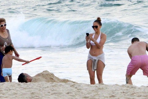 Jennifer Lopez speváčka bikiny pláž deti Rio