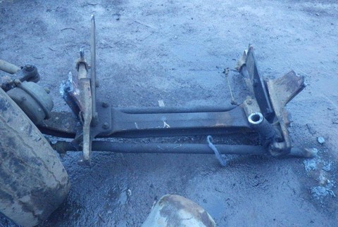 Pracovníka takmer zabila prasknutá pneumatika. Tlak ho odhodil na zem