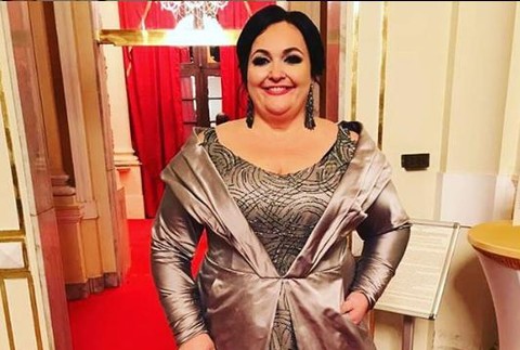 Renáta Názlerová Ples v opere