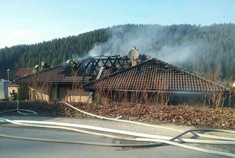 Hasiči zasahovali pri požiari v Žiline. Plamene pohltili novostavbu