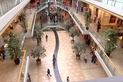 Policajti vyšetrujú krádež. Podozrivá je žena na invalidnom vozíku