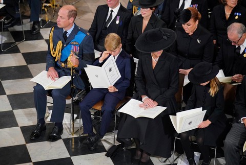 George a Charlotte na pohrebe