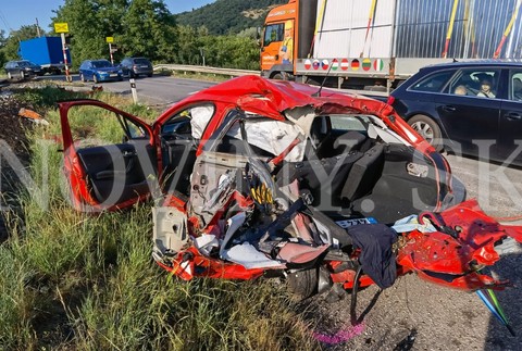 Zrážka auta s vlakom