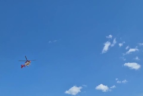 [multi] zrazka auta a vlaku 218