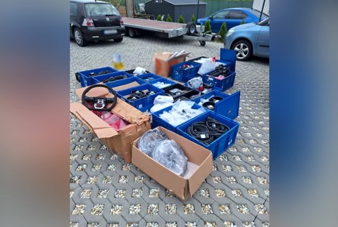 [multi] 042024HQS 1061 (cropped)