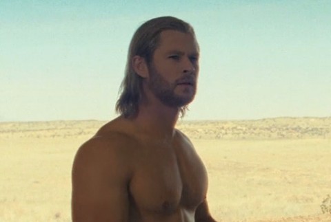 Krásavca Chrisa Hemswortha nahradí žena