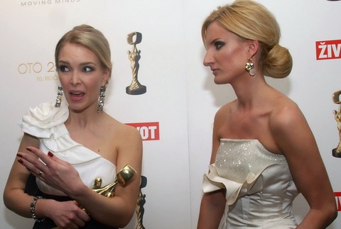 oto 2009 adela a lucia barmosova