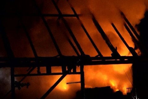 Rozsiahly požiar zachvátil dve stodoly 