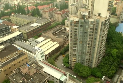 [multi] Pád budovy v Číne 828