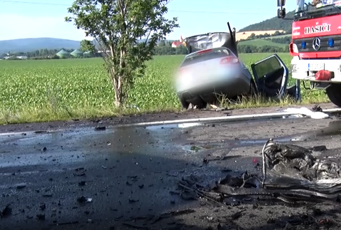 Tragická nehoda: Vodič auta sa zrazil s kamiónom, zrážku neprežil