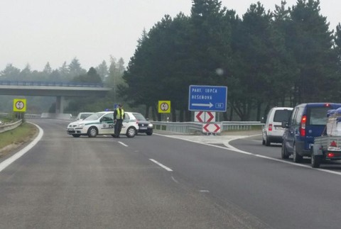 Nehoda, kamión, drevo, Dechtáre, Liptovský Mikuláš, 3