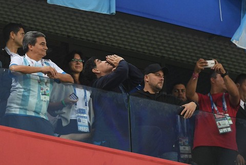 Maradona počas zápasu s Argentínou