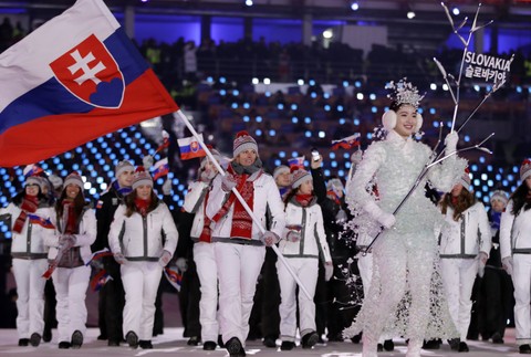 Otvorenie olmypijských hier Veléz-Zuzulová vlajka 