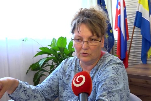 Susedský spor pre dvoch psov sa vyhrotil. Do obce museli prísť pracovníci Regionálnej veterinárnej a potravinovej správy