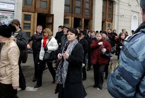 policajti ruske metro, moskva, ludia