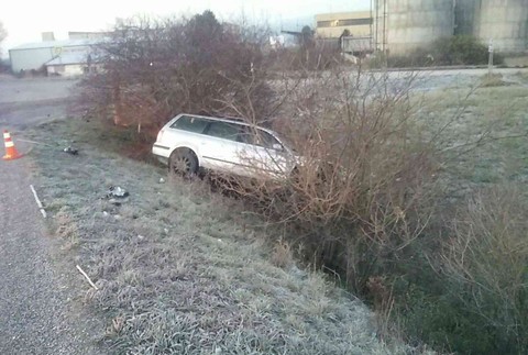 Nehoda pri Trenčíne. Medzi zranenými sú aj deti