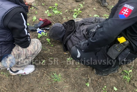 Muž útočil nožom v Bratislave