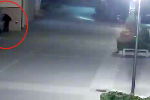 Kradol rybárskou udicou na trhovisku