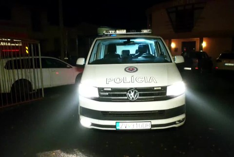 [multi] Migranti kamion 437