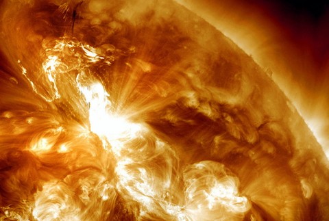 Magnetická búrka_Slnko_erupcia_vesmír