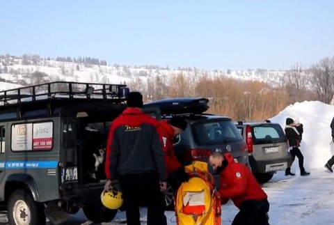 Smrť v tatranskom vodopáde. Voda vtiahla pod ľad turistu