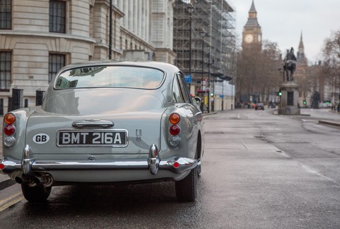 Aston Martin DB5 z filmu Goldfinger