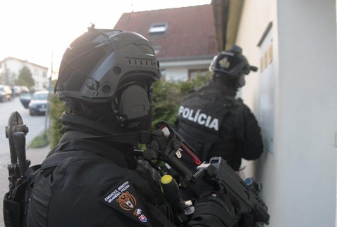 Národná jednotka boja proti nelegálnej migrácii zasahuje proti prevádzačom